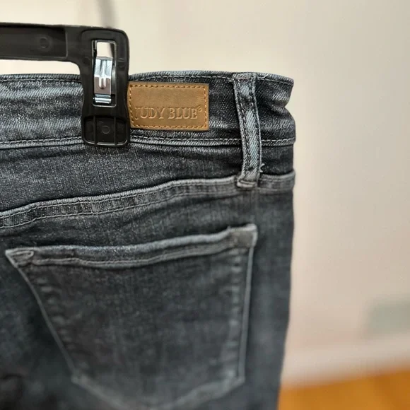 Judy Blue Jeans Womens 15/32 Jaycie Skinny Fit Raw Hem Grayish Black JB88165 - Picture 6 of 8